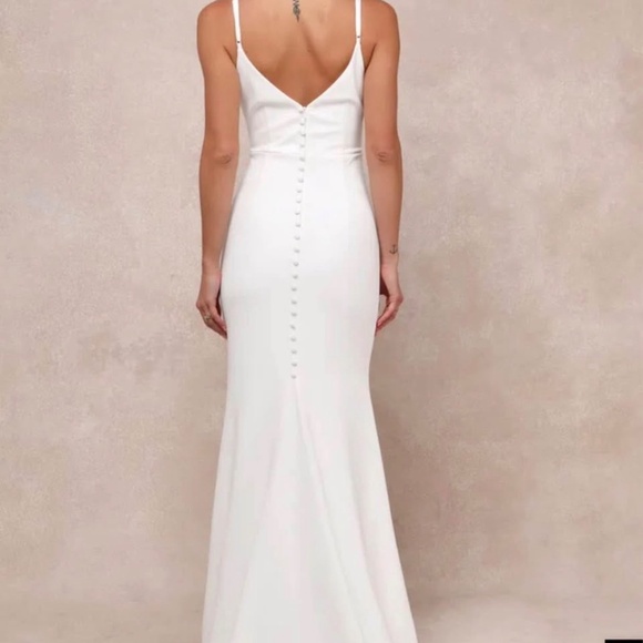 Never Worn Wedding Dress - Picture 3 of 3